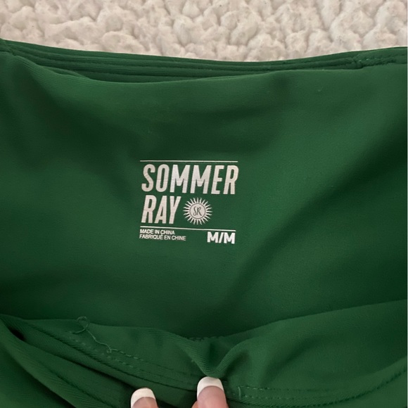 Sommer Ray butt lift v-waist leggings: Green - Picture 2 of 4